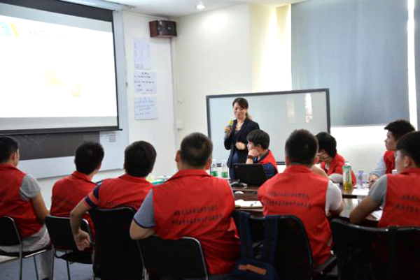 深?yuàn)W圖儀控學(xué)院?；沸袠I(yè)大講堂