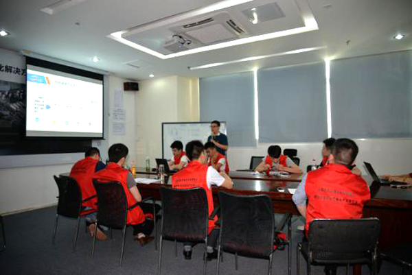 深?yuàn)W圖儀控學(xué)院 ?；沸袠I(yè)大講堂